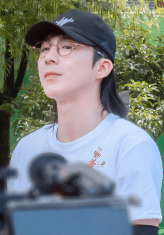 秦昊|热巴又一部新剧开机！搭档龚俊强强联合，刘宇宁竟是“最亮的仔”