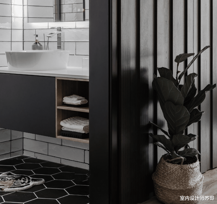 混搭风塑造多变空间，吧台让生活更多了些情趣，生活都能更加有趣