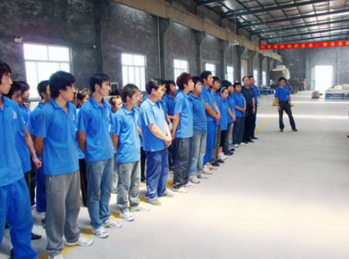 退休|老人急着退休，年轻人又不想干，工厂该怎么办？别慌，官方支招了