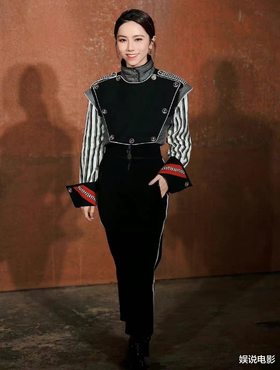 宋亚轩|某品牌大秀，邀请章子怡和舒淇大花助阵，朱一龙龚俊等人帅气亮相