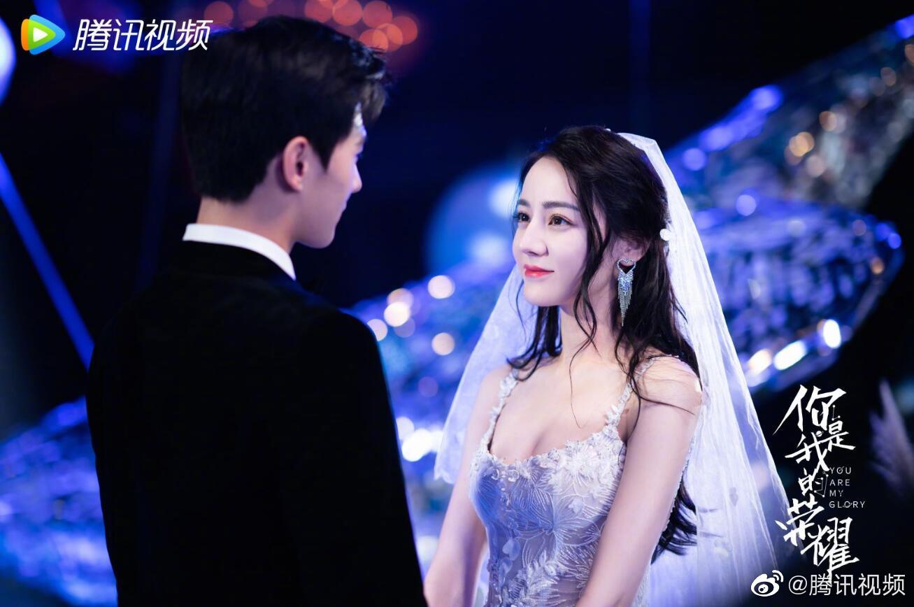 杨洋|《你是我的荣耀》大结局后，网友考古杨洋以前发的微博，发现其高冷形象崩塌