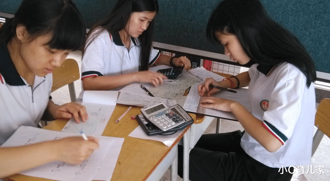 小C育儿家|女生上高中后会“后劲”不足?限制孩子成长的,是家长的性别偏见