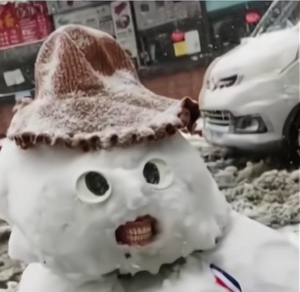 于时为伴 职业病！牙医堆雪人镶假牙逗笑网友，牙医：不放总感觉没灵魂