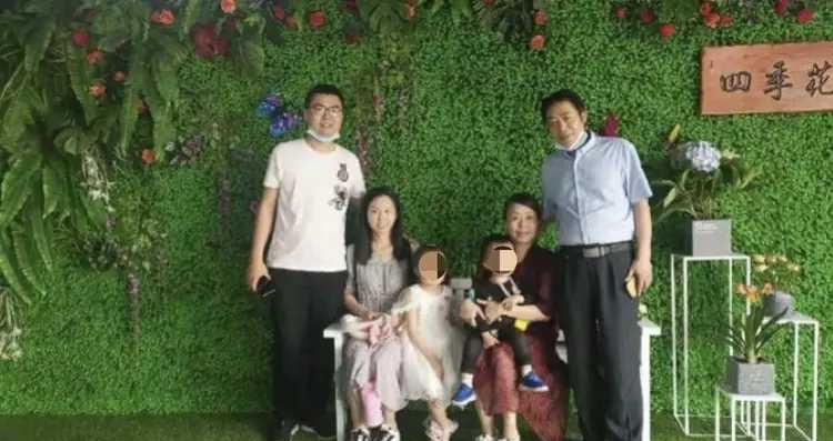 梅高兴谈娱乐 杜新枝为阻止认亲给郭威先后办4个假证，为何最终仍被许敏找到？