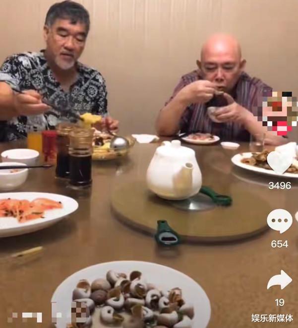 周星驰|周星驰几位黄金搭档聚餐，现场被曝光，引起观众热议