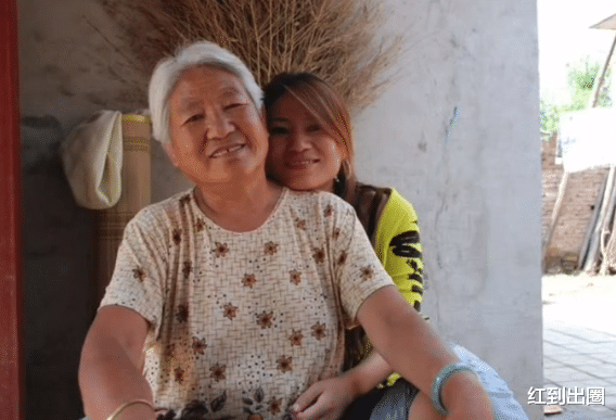 岳云鹏|岳云鹏五姐晒老母亲近照，曝光农村住宅内景，装修简陋略显寒酸