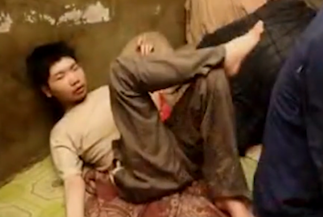 小猫咪的星座故事 邻居闻到恶臭,打开门发现女主人已经去世,丈夫儿子在旁吃香喝辣