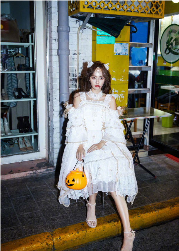 张嘉倪|出道即巅峰,和男友同居7年遭弃后嫁富二代,3年抱俩,人生赢家