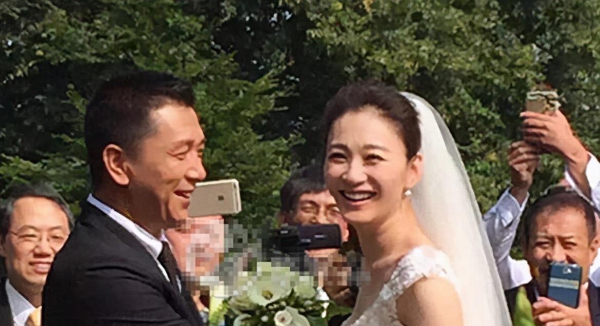 李小冉|11年前，孙东海用艾滋针头抵向她的喉咙，李小冉哭诉：放了我吧