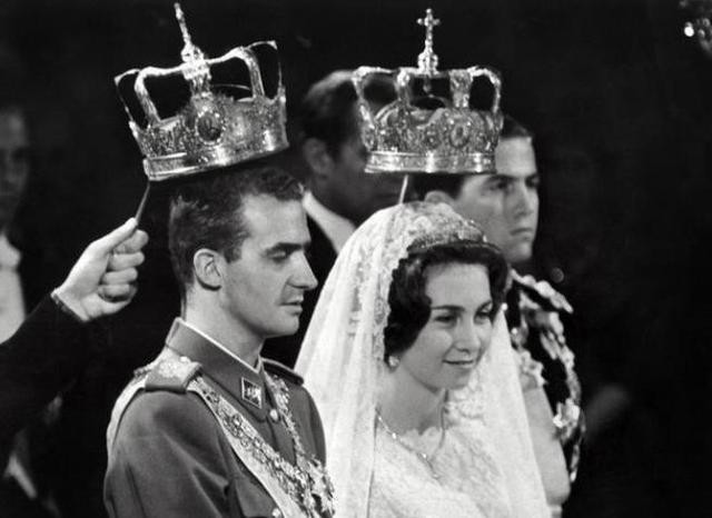 33年前，戴安娜遇見西班牙王後，笑容勉強，比不過出身公主的王後-圖5