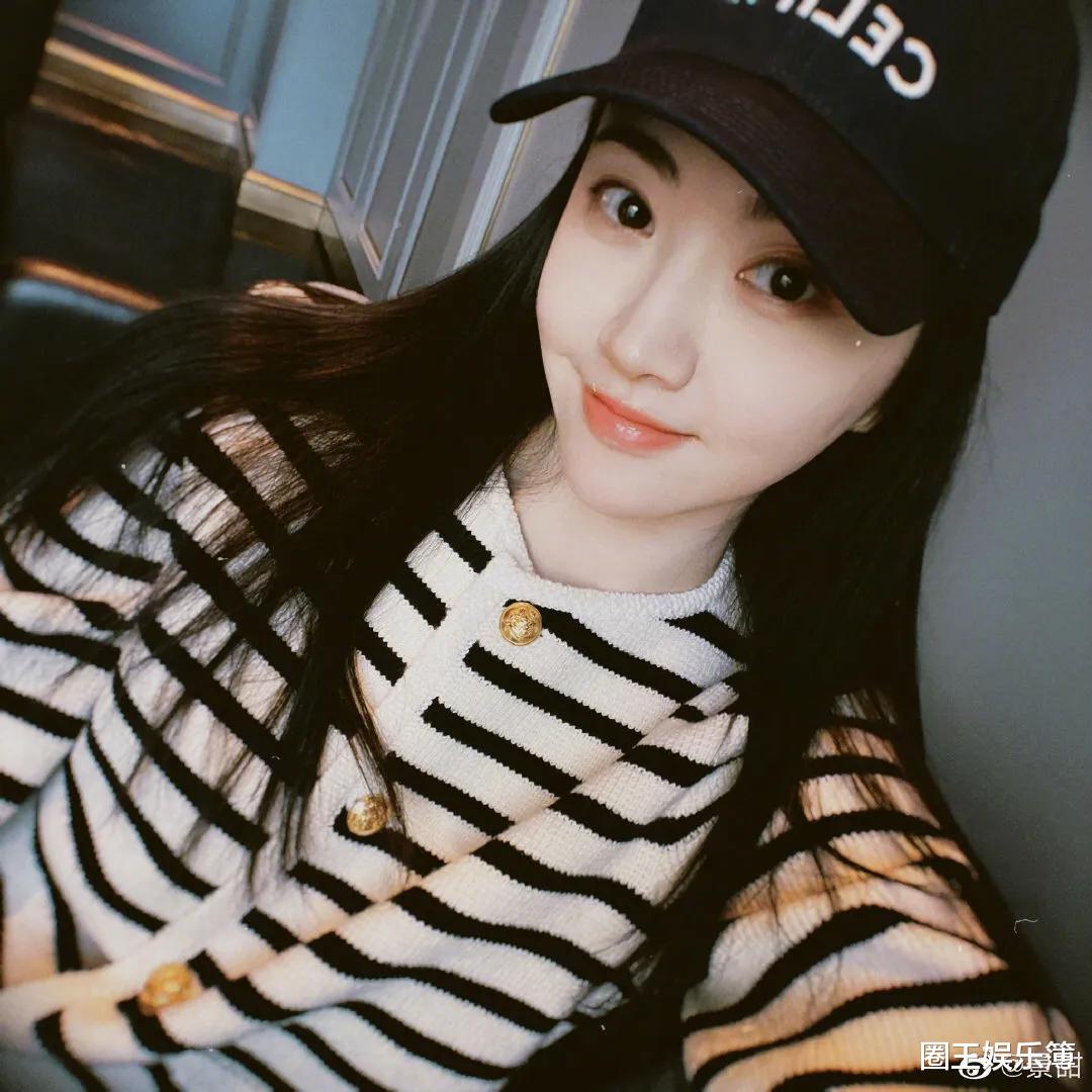 景甜|“人间富贵花”景甜素颜清纯，曾自曝整容，如今五官自然流畅