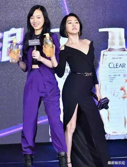 小S|小S带女儿上活动：女儿高S半头，母女俩标志性小眼睛堪称复制粘贴