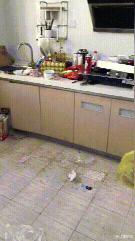 李湘|?见光死！李湘光鲜背后的“脏乱”引热议，爱豆秀字引嘲讽：亲娘哎