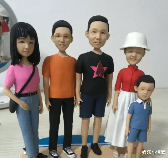 姐姐|孙卓亲姐露面，画蓝眼影、染蓝发梢，却被误以为是孙卓戴了假发