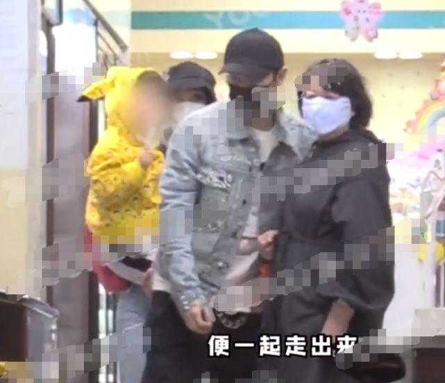Angelababy|网友偶遇黄晓明baby带儿子到乐园，四岁小海绵连拍照都不敢摘口罩