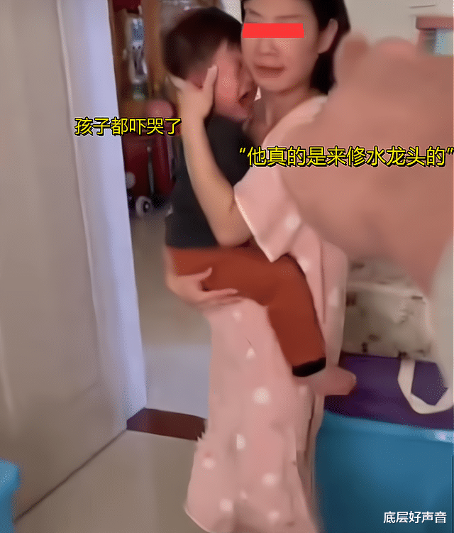 黑衣男“躲衣柜”事件升级,网友:修水龙头是借口,疑点在衣物上