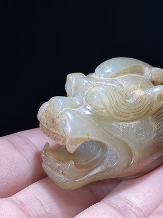 中国尊|汉 和田玉籽料 受沁 玉辟邪 玉兽首 把件 玉饰