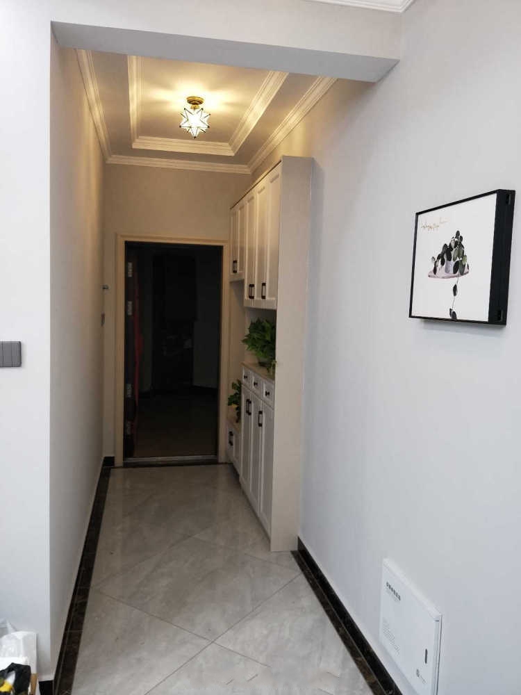 装修18万的简欧风，入户玄关超实用大气，客厅沙发见了都赞