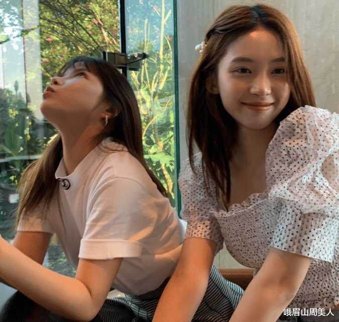 穿衣搭配|?“纯欲”长相的女生，往往有以下3个标签化特征，很容易区分