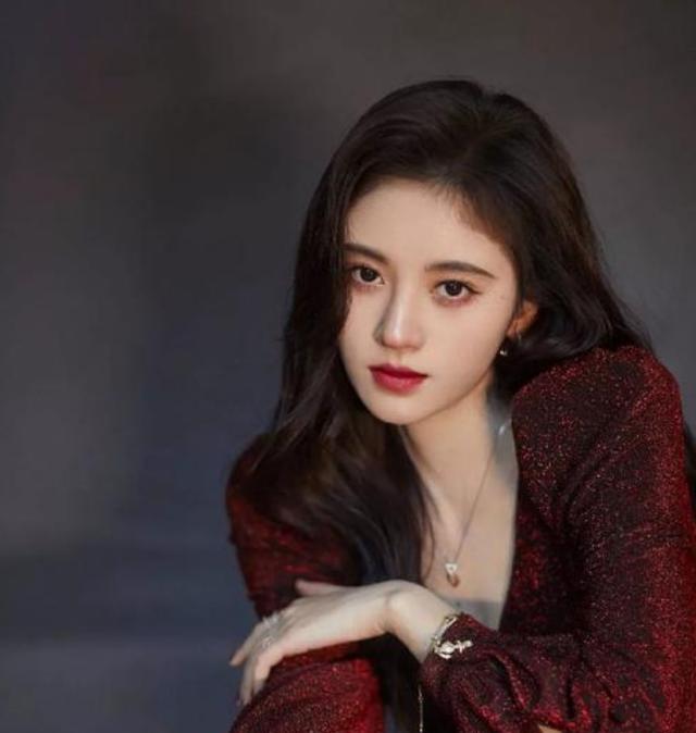 黄轩|明星八卦：孟美岐，袁冰妍，黄轩，欧阳娜娜，马苏，鞠婧祎，杜淳