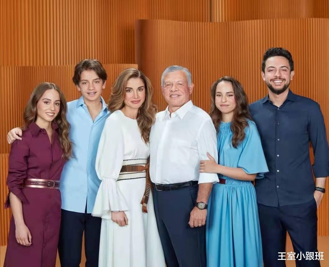 圣诞节|王室的圣诞贺卡看点多，索妹美出新高度，莱昂诺尔公主甜美温柔