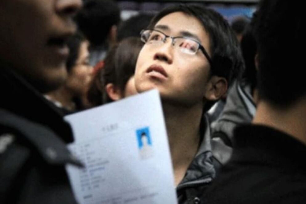 求职|年龄太大的不招，35岁研究生找工作被拒，再次引发“读书无用论”