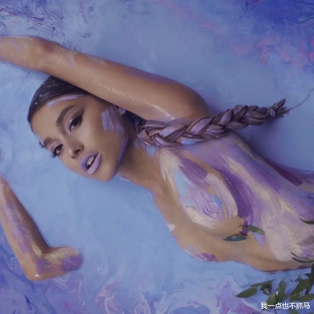 爱莉安娜·格兰德|王力宏还没被封杀，她却突然宣布“退圈”！