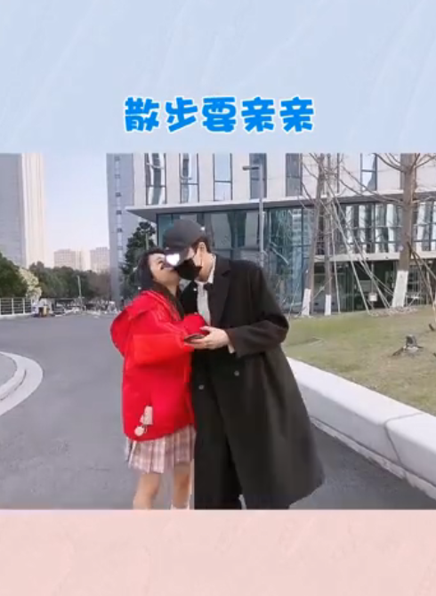 美颜|网红郝一点直播翻车，卸妆后脸都是歪的，原来总裁娇妻也要靠美颜