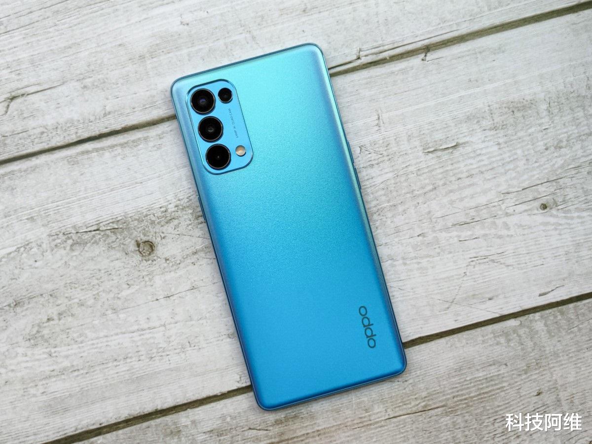 曲面屏|从3399元跌至2999元，6400万四摄+曲面屏，高颜值手机加速让路