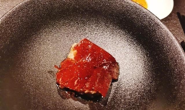 佟丽娅|深夜放毒！佟丽娅晒宵夜，摆盘精致量极少，网友：贫穷限制了想象