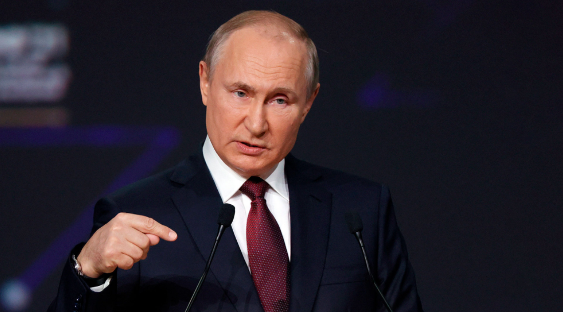 民警 人民币的机会来了？柬埔寨抛售1.3亿美元，美元何时会崩盘？