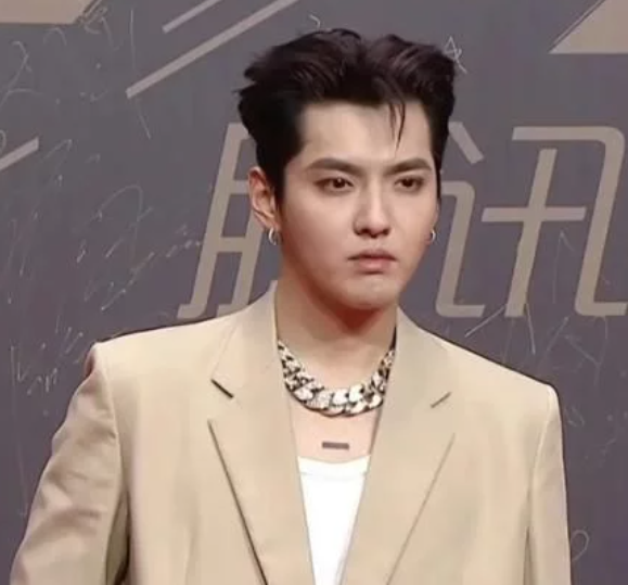 吴亦凡|这就是中国流行了十年的饭圈文化？