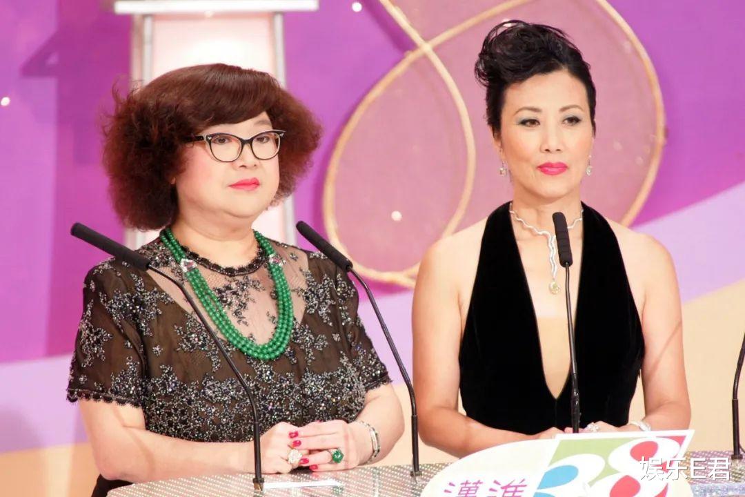 TVB|前TVB男艺人爆料：当年推病重沈殿霞现身颁奖礼，无线高层超紧张