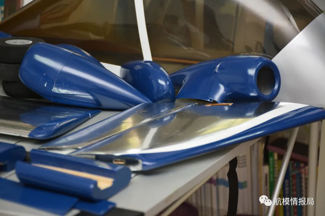 动力学 航模测评   酷似宇宙飞船，福莱特出品的蟋蟀双发像真机开箱和飞行