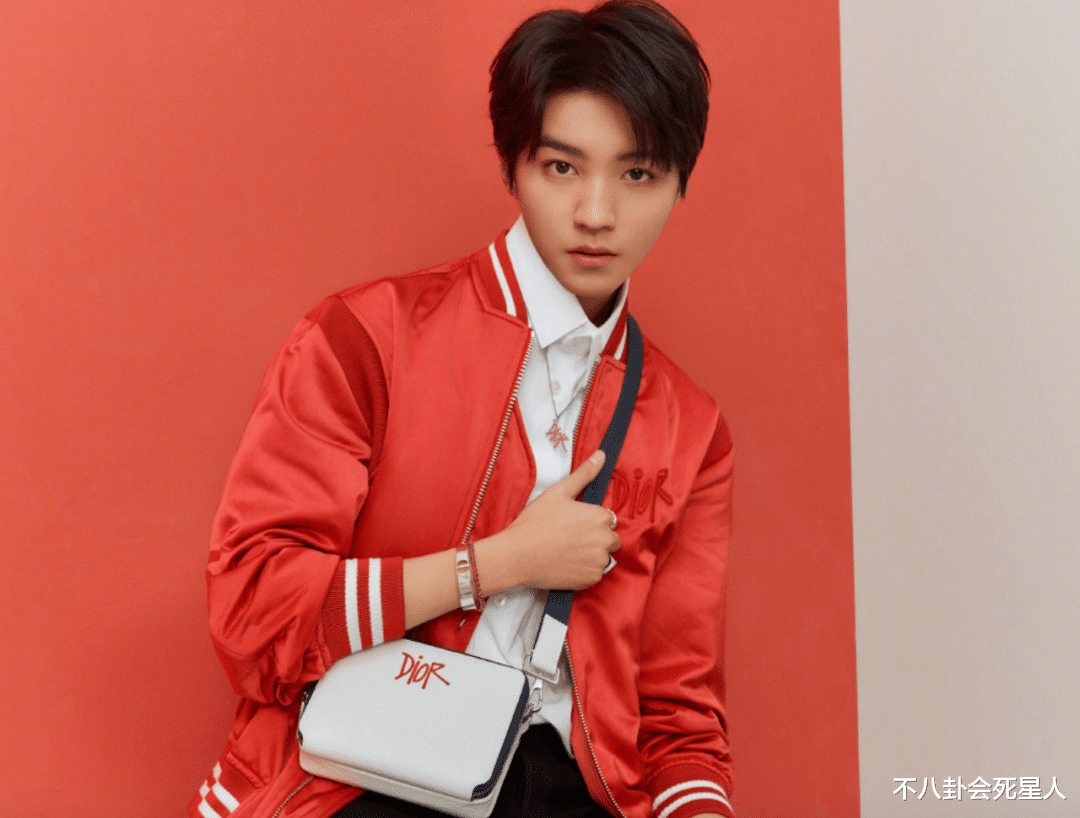 王源|TFBOYS颜值集体下跌，王源满脸痘千玺发腮，王俊凯也变奇怪