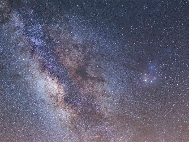 黑洞 这个球状星团很不平凡，因为科学家在这里发现了100个黑洞！