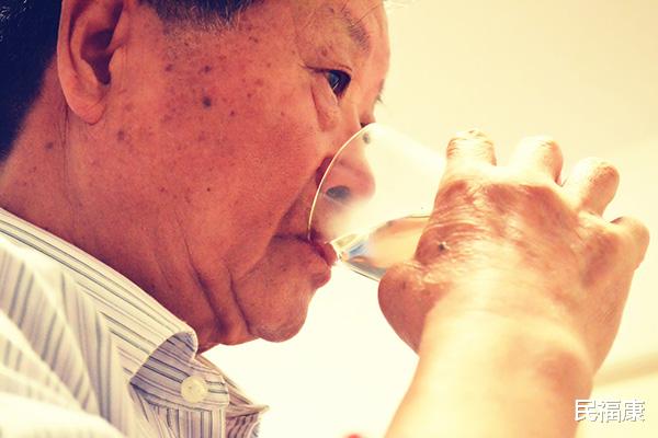 疾病|天气热了，“老人味”易加重，教你除老人味的妙招，变得清爽