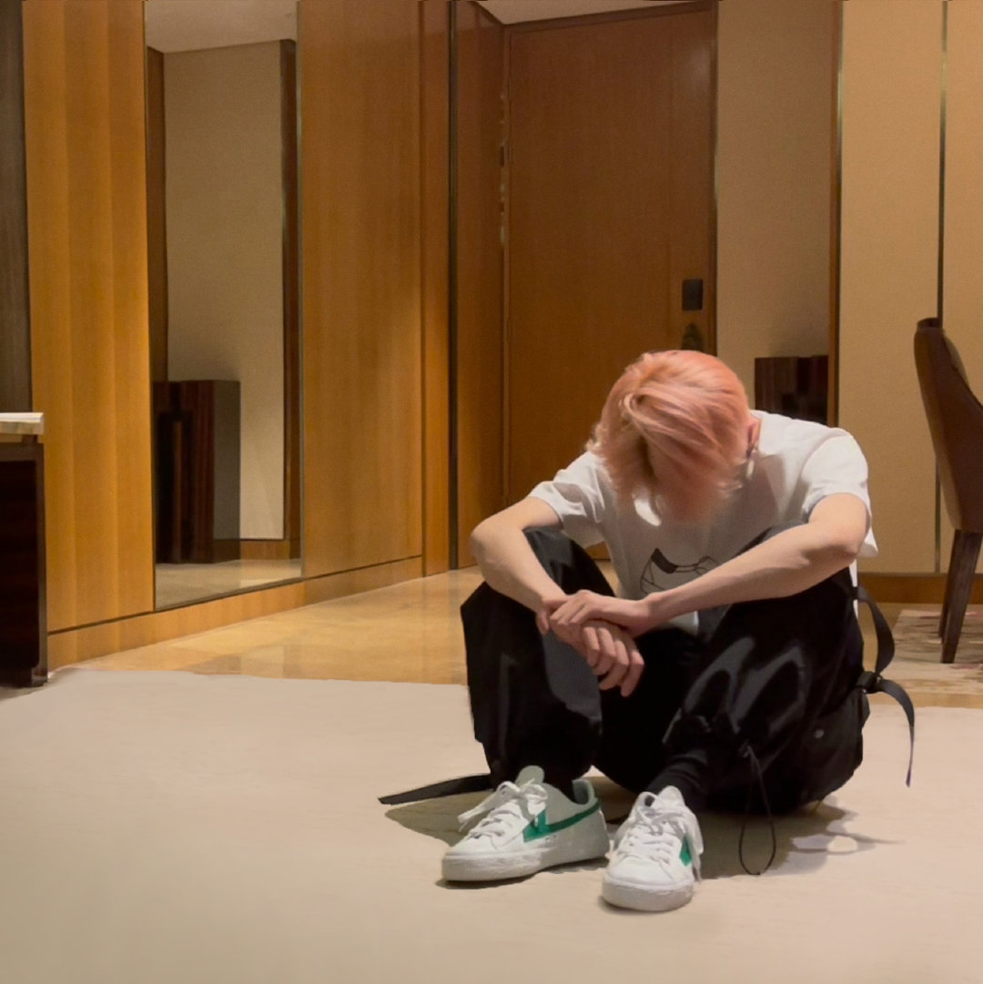 王源|王源蜜桃发色超惊艳！少女心爆棚，网友大赞：粉毛王源yyds！