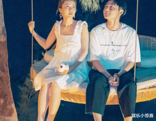 心动4|《心动4》洪成成男友曝光，皮肤白嫩手指纤细，刚过27岁生日