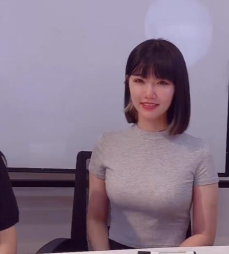 柳岩|一周粉丝负增长7099，因颜值走红的郑女士，最终还是没火多久