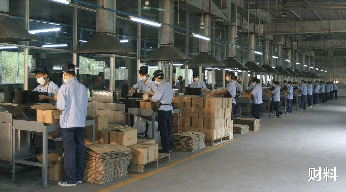 医生|国内工厂“用工荒”，外企工厂却“抢着进”，问题出在哪里？