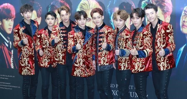 情窦初开的青春|一曲封神的鸟叔，如今已无人问津：时代抛弃你时，连声招呼都不打