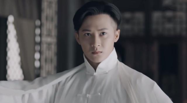 李冰冰|檀健次穿背心切菜，“腋窝”颜色很抢镜，网友：一个月没洗了？