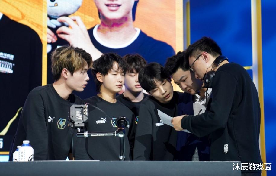 狼队|狼队惜败掉入败者组,Fly却说“这样也挺好”,来自强队的自信!