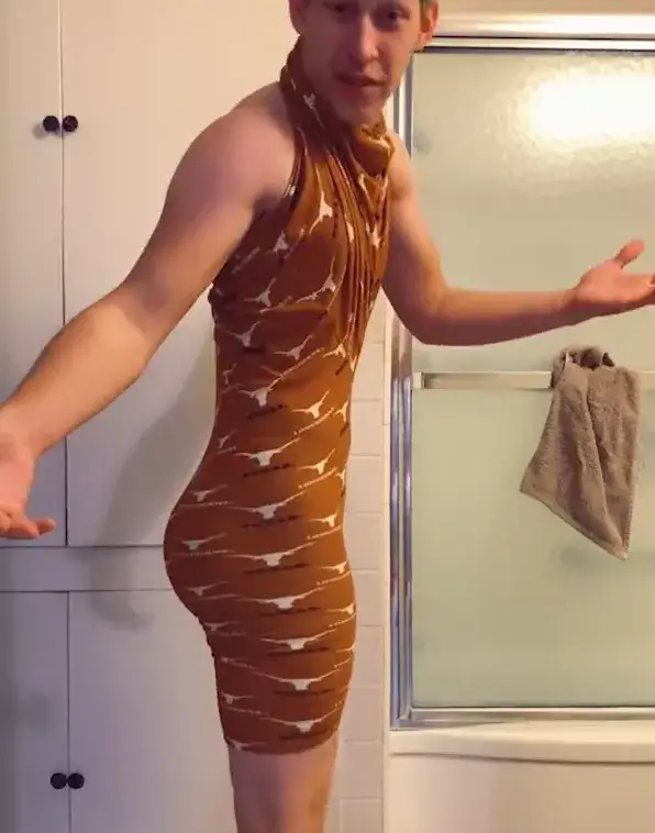 紧身裙|当肌肉男换上紧身裙,结果...网友:屁股都那么翘,没天理!!