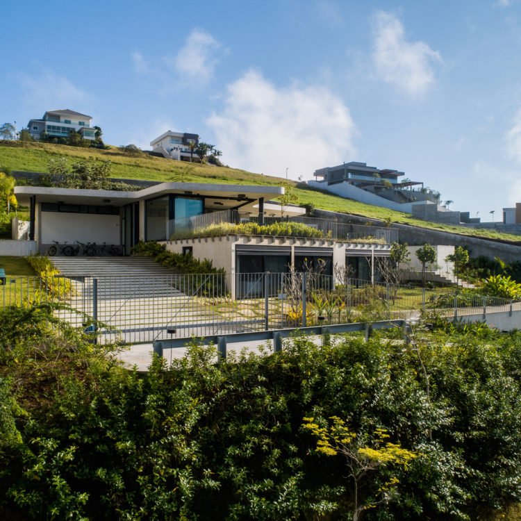 |蓝宝清水 | 380 m2混凝土乡村别墅设计理念