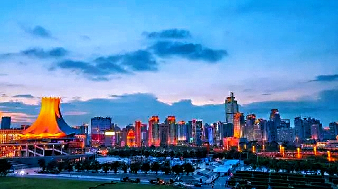 麻城漫谈 我国5个省区，因为发展水平低于所在大区，划分经济区时被迫退群