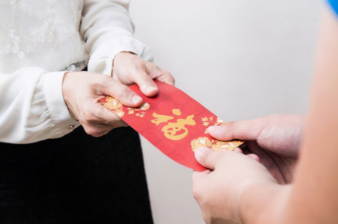 哑铃妈妈|家长常对老师说3句话,比“送礼”和“拍马屁”更管用,你说了吗