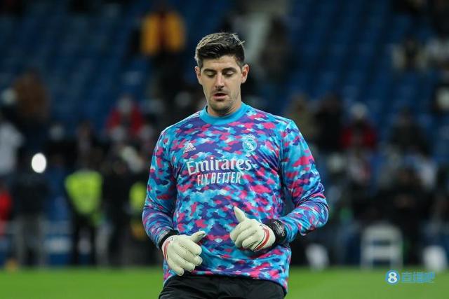 皇家馬德里|:阿斯：皇馬新感染的四人將無(wú)緣對(duì)陣赫塔費(fèi)，出戰(zhàn)瓦倫西亞成疑