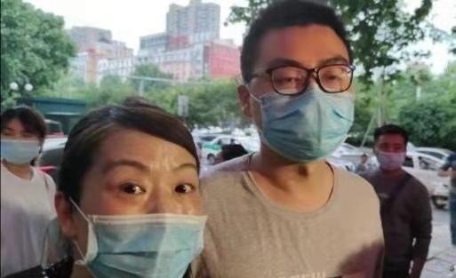 二手房 “穷游小峰”到淮河医院急诊科看病，网友询问：打安定针了吗？